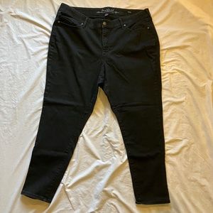 Gloria Vanderbilt Black jeans with slimming effect
